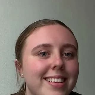 Abbie Dunn, newly qualified primary school teacher, headshot